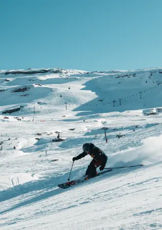 skieur sur les pistes de flaine