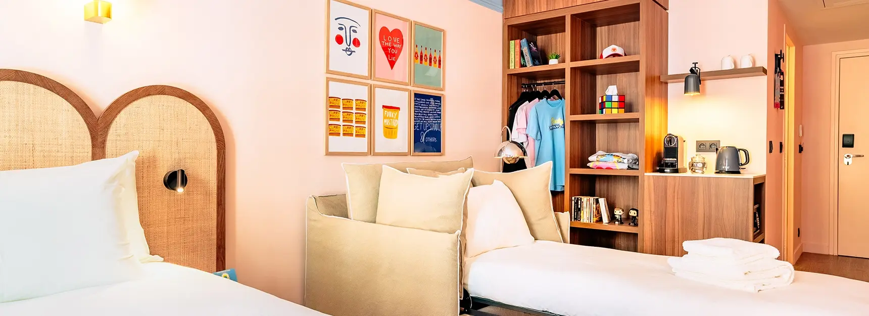 chambre rocky supérieure avec fauteuil ouvert